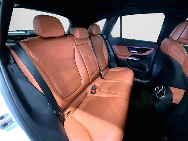 Used 2025 Mercedes-Benz GLC 300 image 29