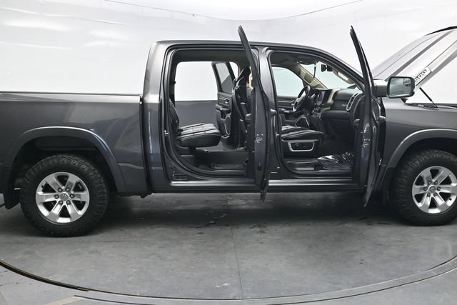 Used 2019 RAM 1500 Laramie AWD/4WD image 46