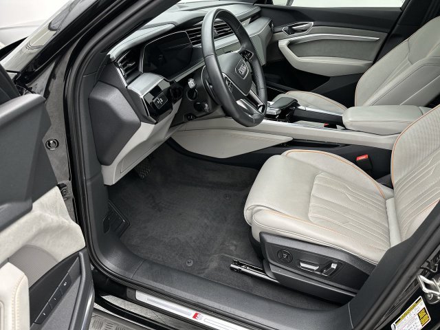 Certified 2024 Audi Q8 e-tron Premium Plus w/ Prestige Package AWD/4WD image 11