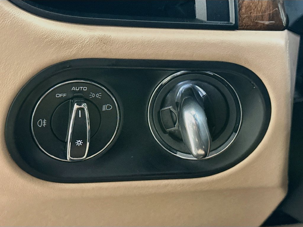 Certified 2019 Porsche Macan S AWD/4WD image 11