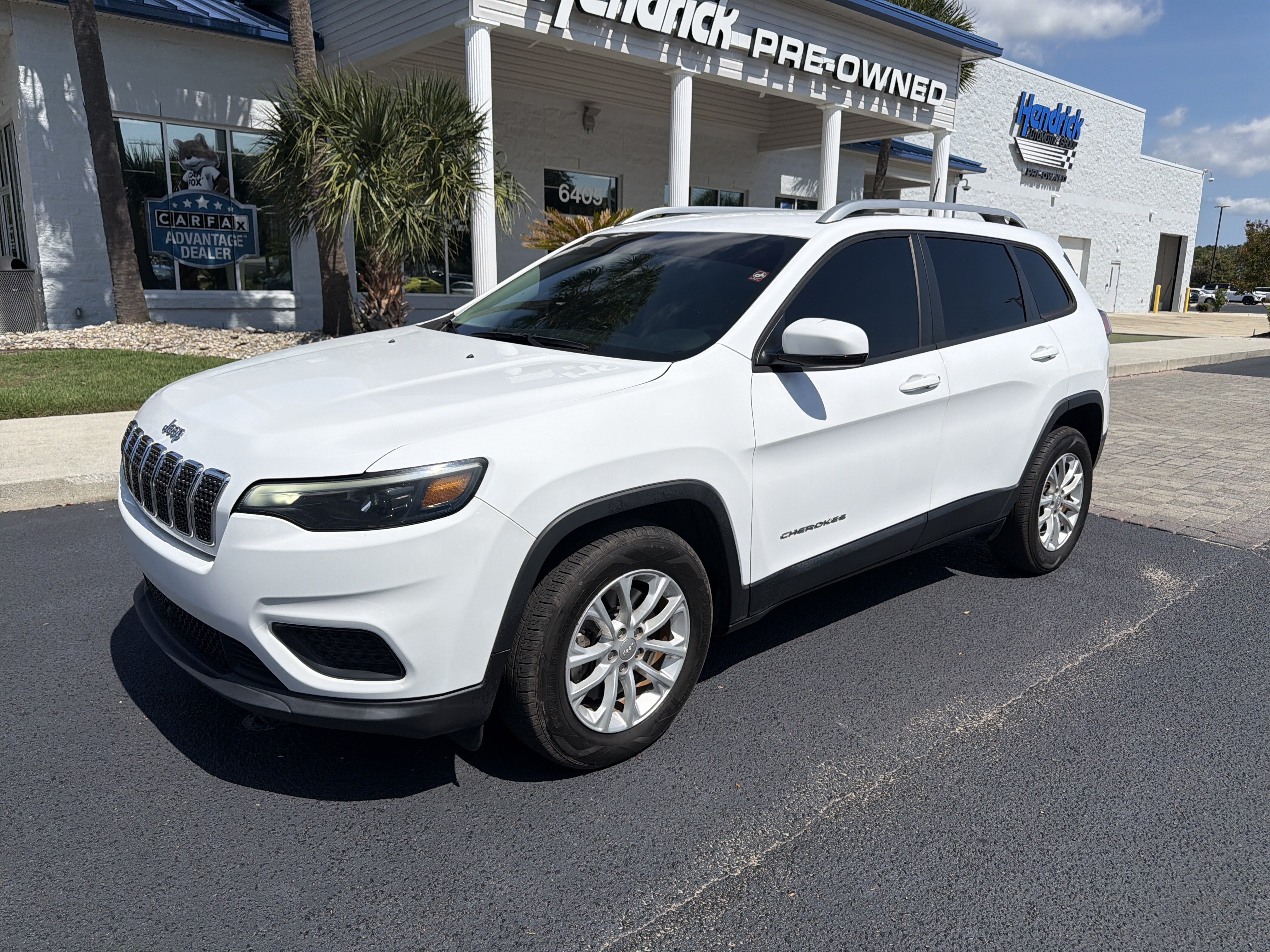 Used 2021 Jeep Cherokee Latitude FWD image 4