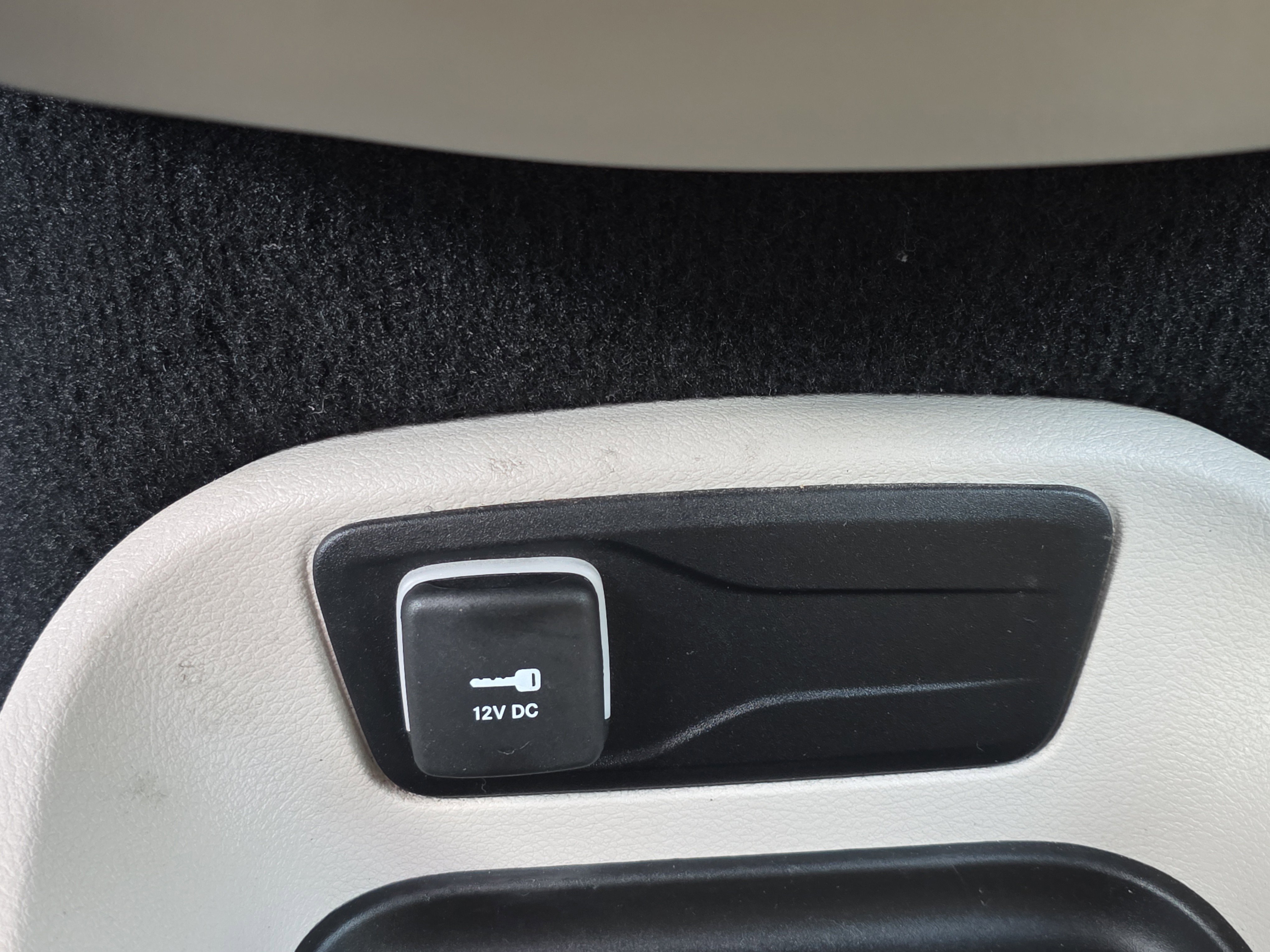 Used 2024 Chrysler Pacifica Touring-L FWD image 32