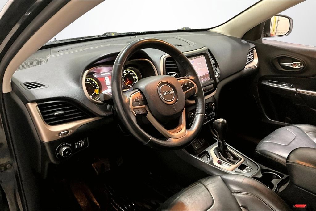 Used 2015 Jeep Cherokee Limited image 17