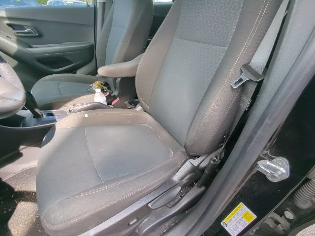 Used 2020 Chevrolet Trax LS FWD image 6