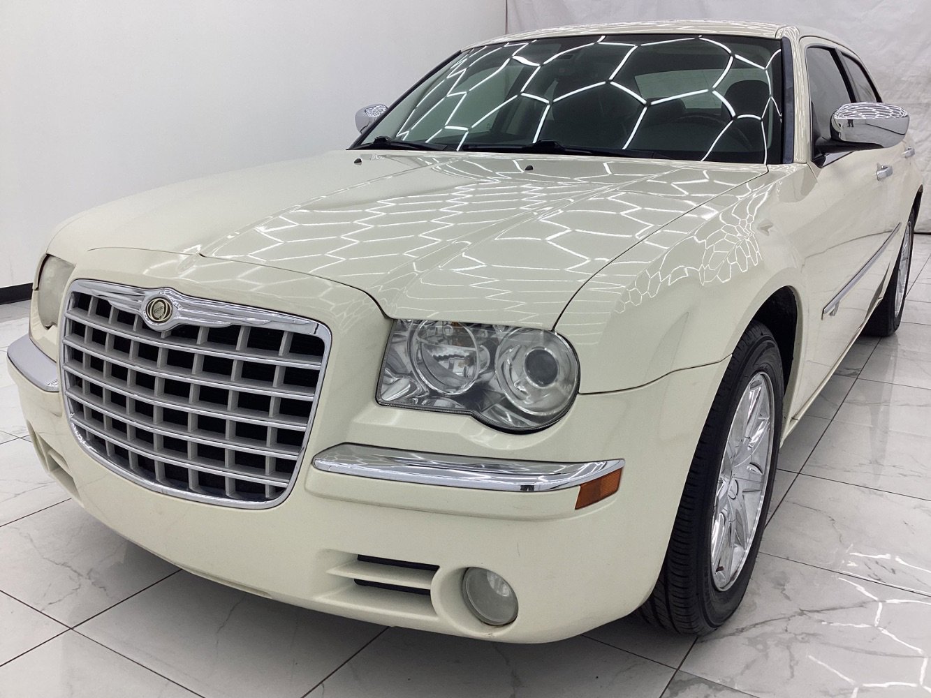 Used 2009 Chrysler 300 C image 1