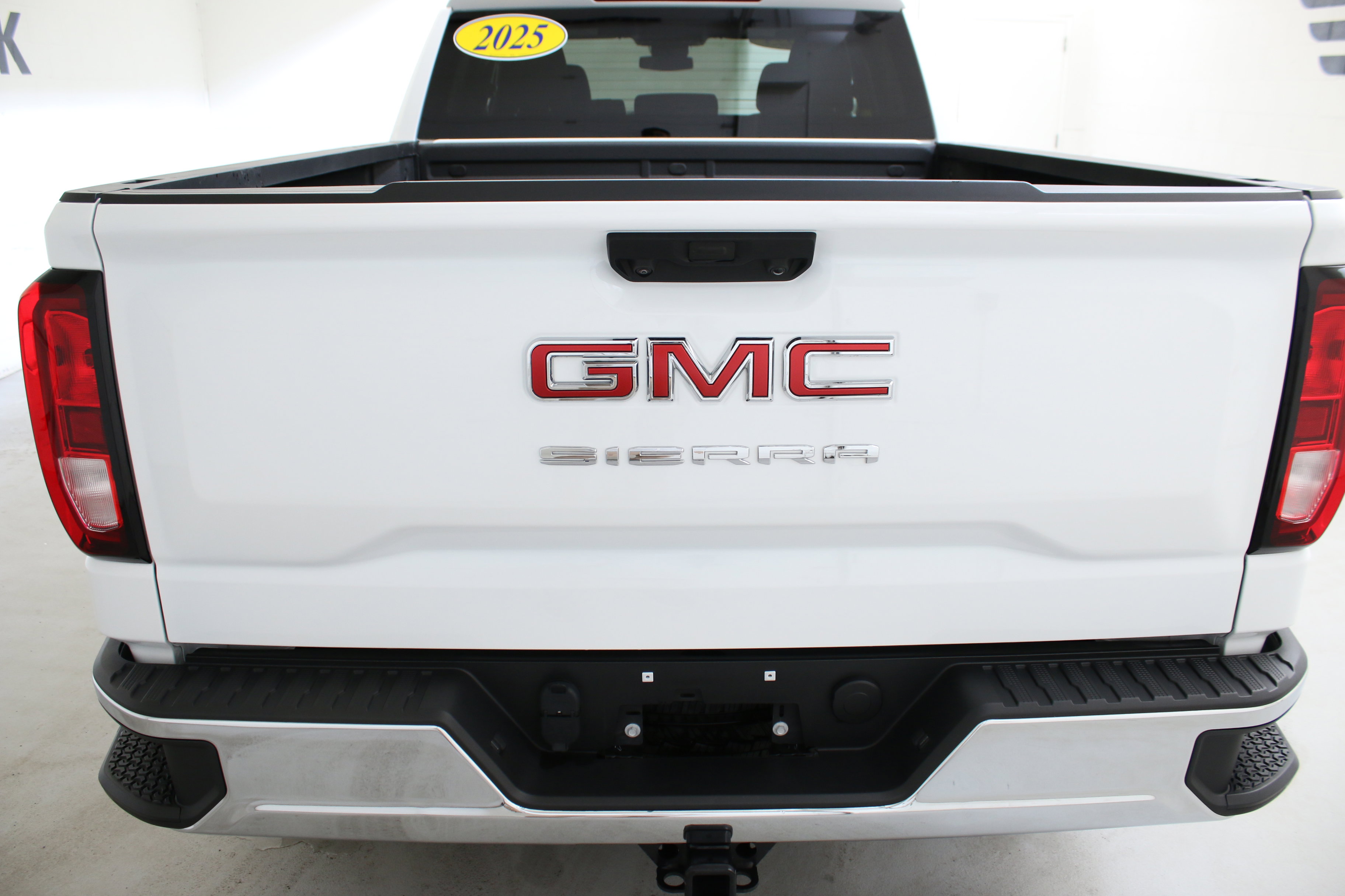 Used 2025 GMC Sierra 1500 Pro w/ Pro Value Package image 8