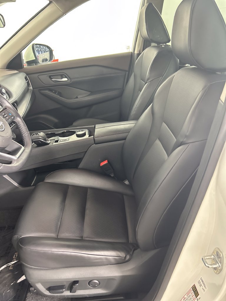 Used 2023 Nissan Rogue SV w/ SV Premium Package AWD/4WD image 11
