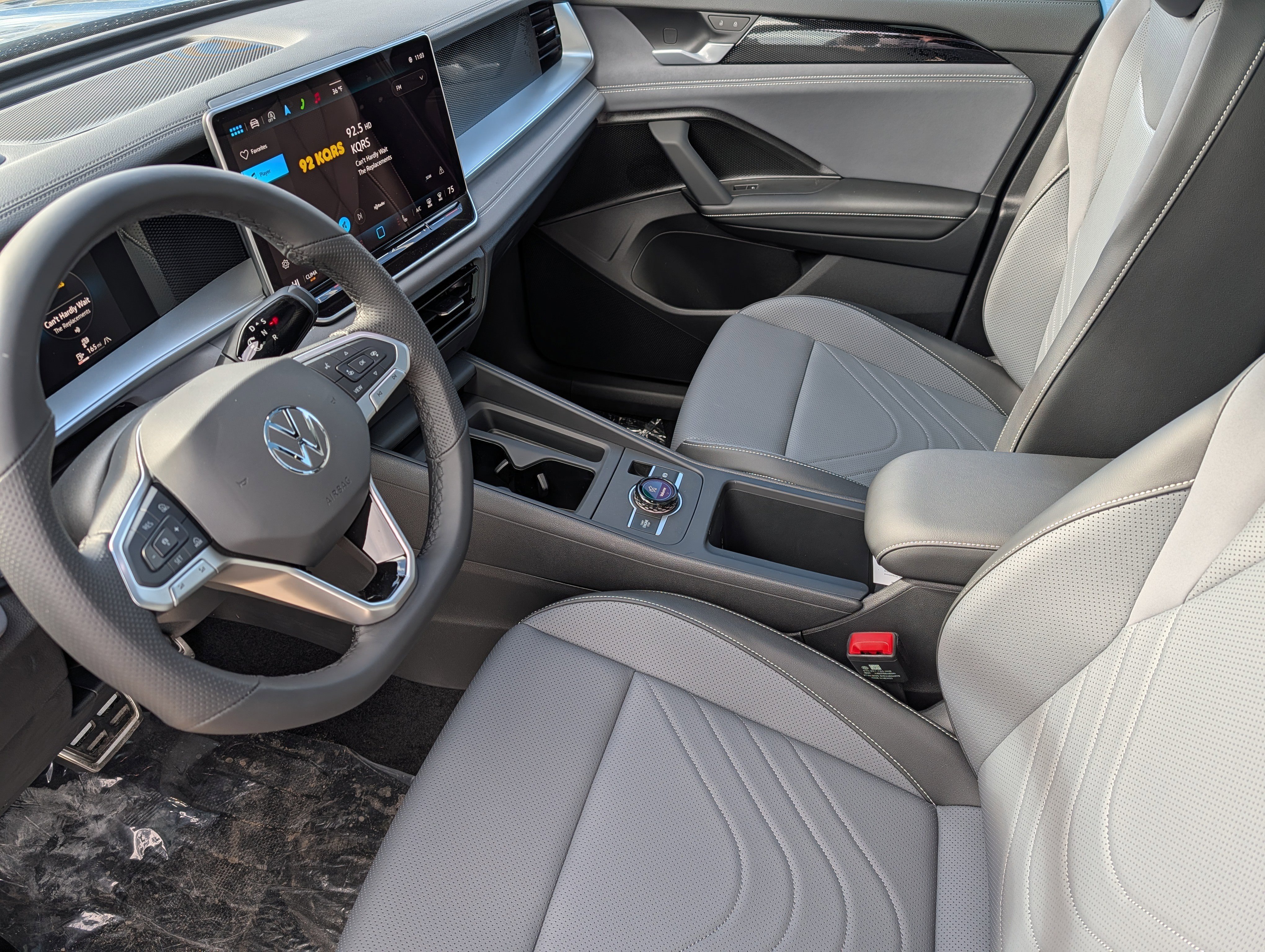 New 2025 Volkswagen Tiguan SE R-Line image 5