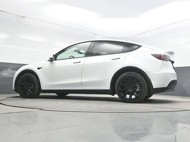 Used 2022 Tesla Model Y Long Range AWD/4WD image 39