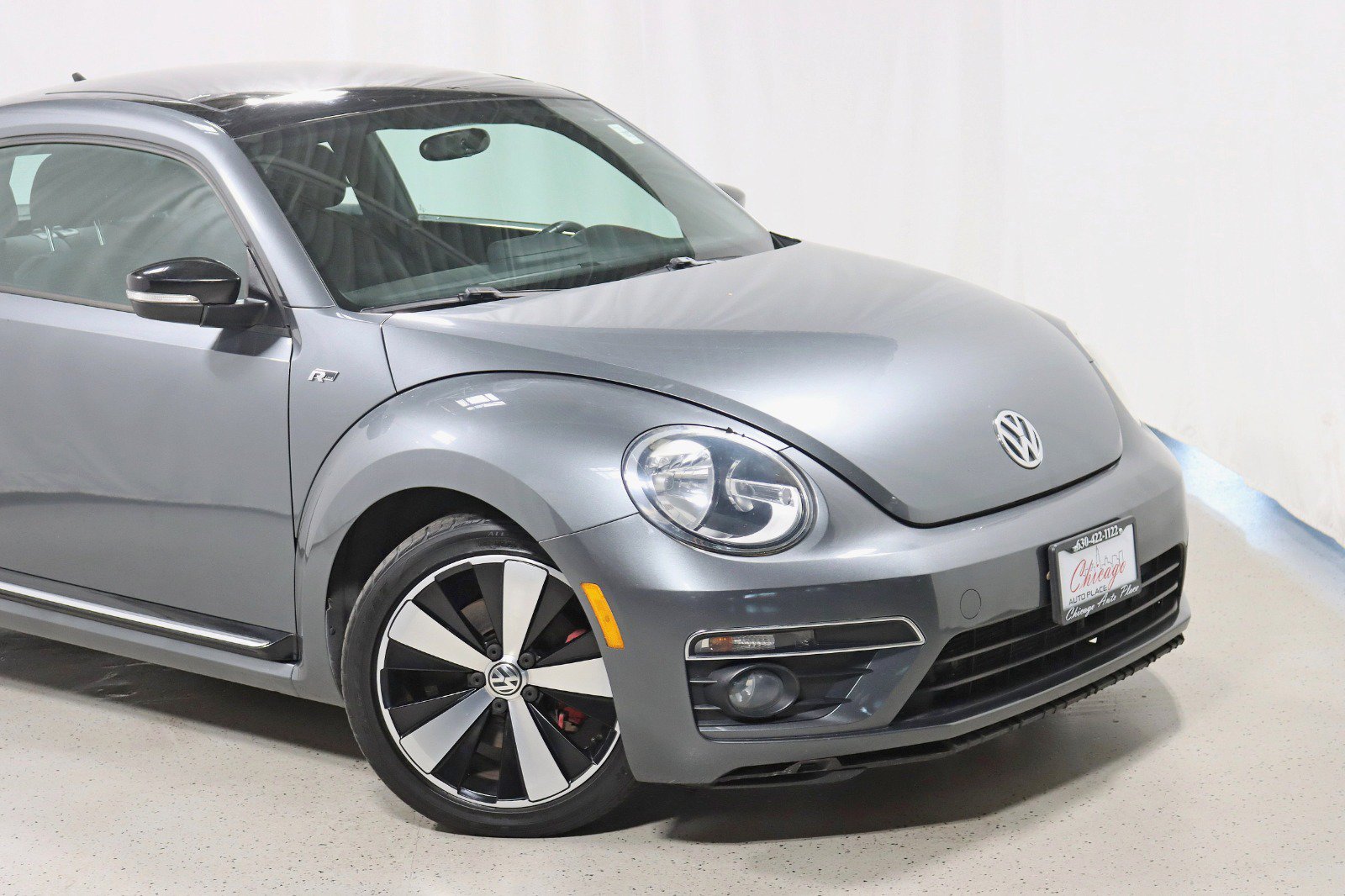 Used 2014 Volkswagen Beetle R-Line FWD image 2