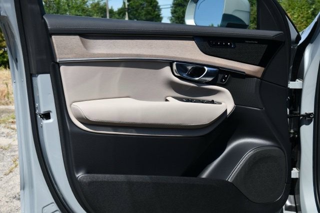 New 2026 Volvo XC90 B6 Plus w/ Protection Package Premier AWD/4WD image 10