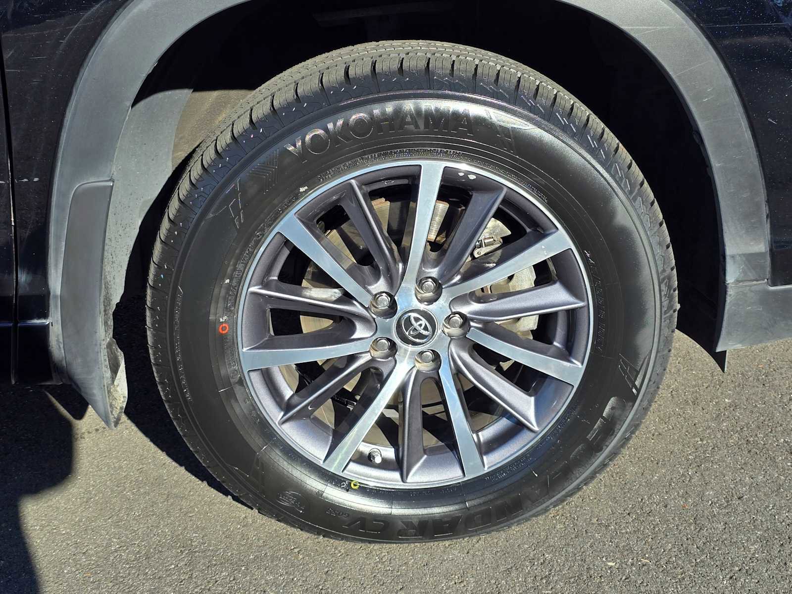 Used 2017 Toyota Highlander XLE image 9