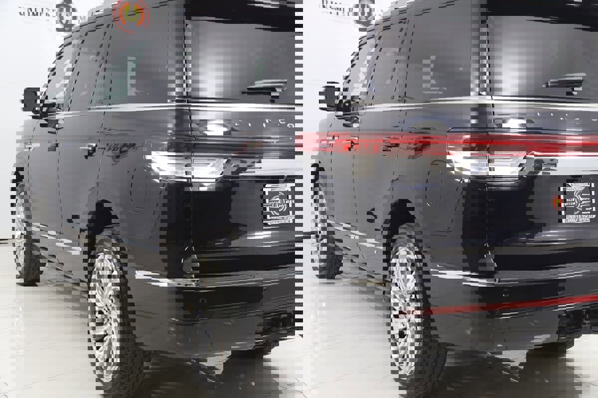 Used 2024 Lincoln Navigator Reserve AWD/4WD image 27