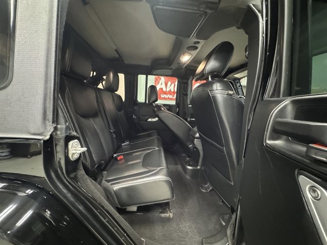 Used 2018 Jeep Wrangler Unlimited Sahara image 13