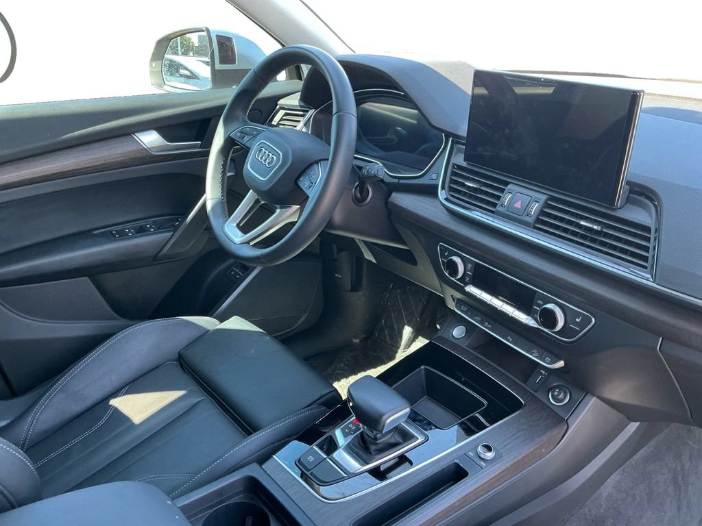 Used 2025 Audi Q5 e Premium AWD/4WD image 16