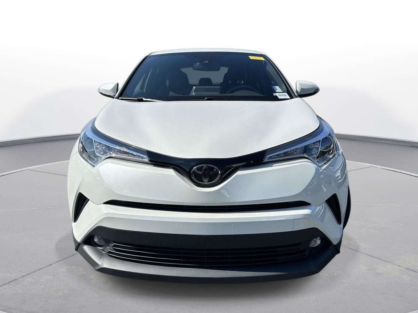 Used 2019 Toyota C-HR Limited FWD image 3