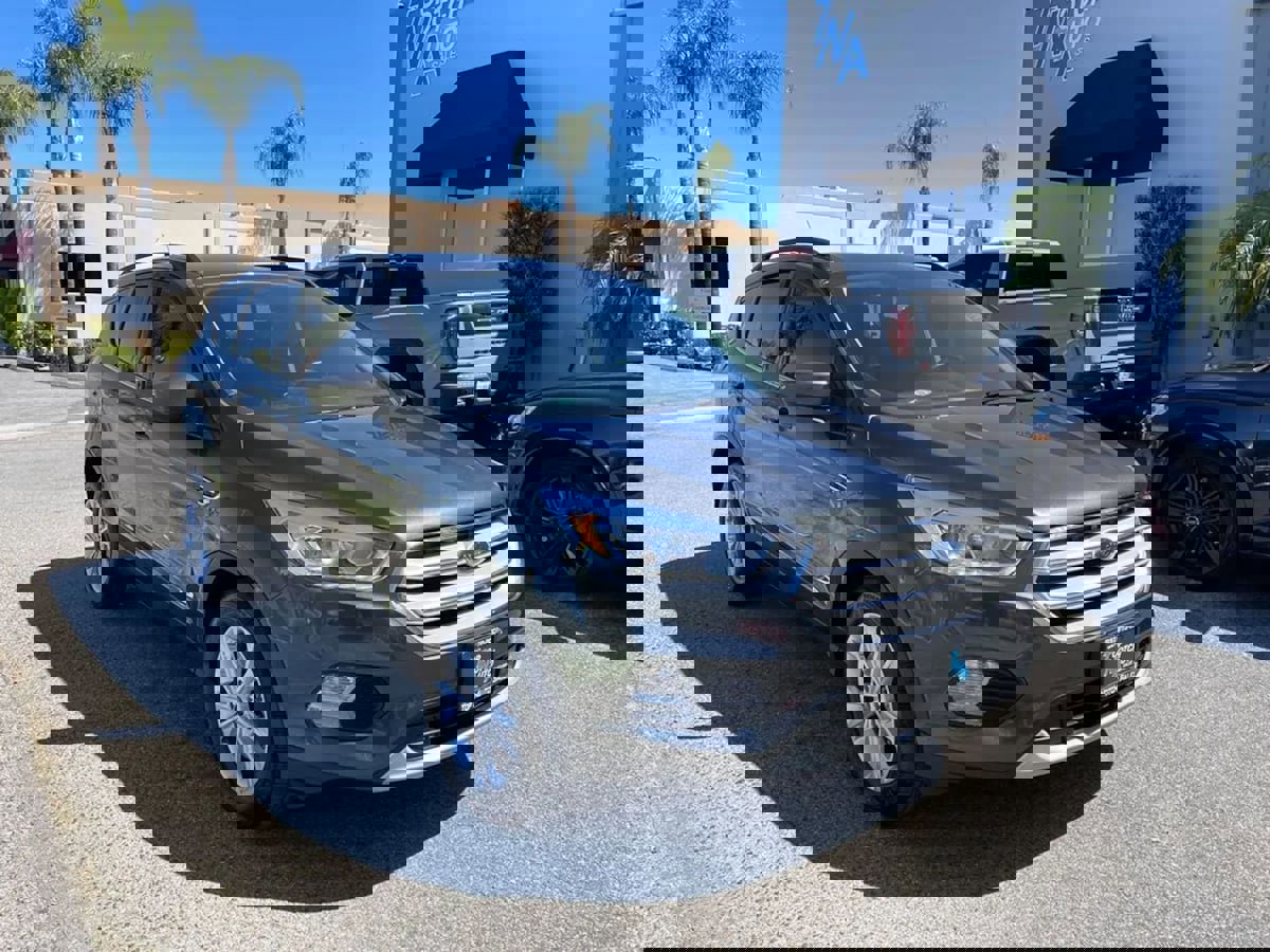 Used 2019 Ford Escape SEL image 3