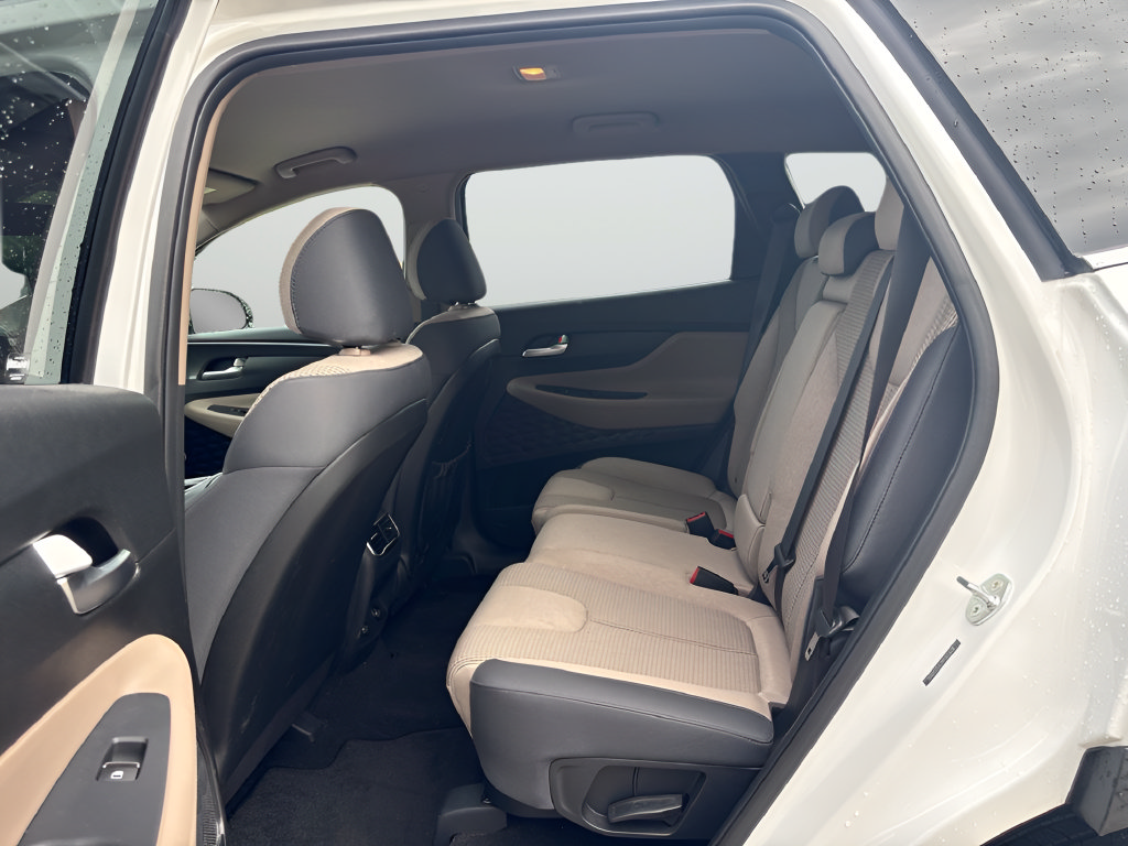 Certified 2023 Hyundai Santa Fe SEL AWD/4WD image 16