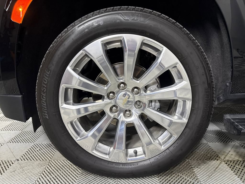 Used 2023 Chevrolet Suburban Premier image 19