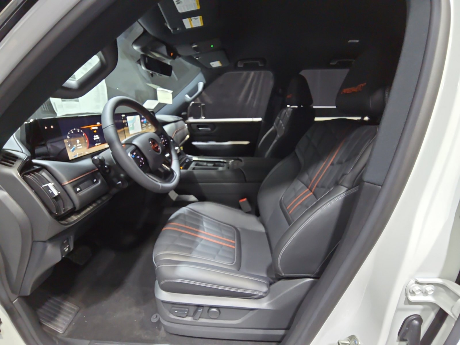 New 2025 Nissan Armada PRO-4X AWD/4WD image 32