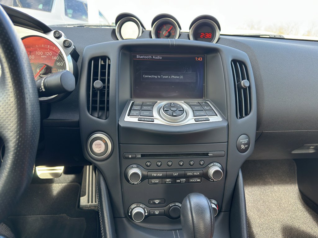 Used 2016 Nissan 370Z Touring image 18