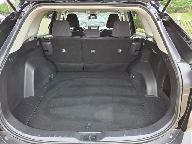Used 2019 Toyota RAV4 LE FWD image 28