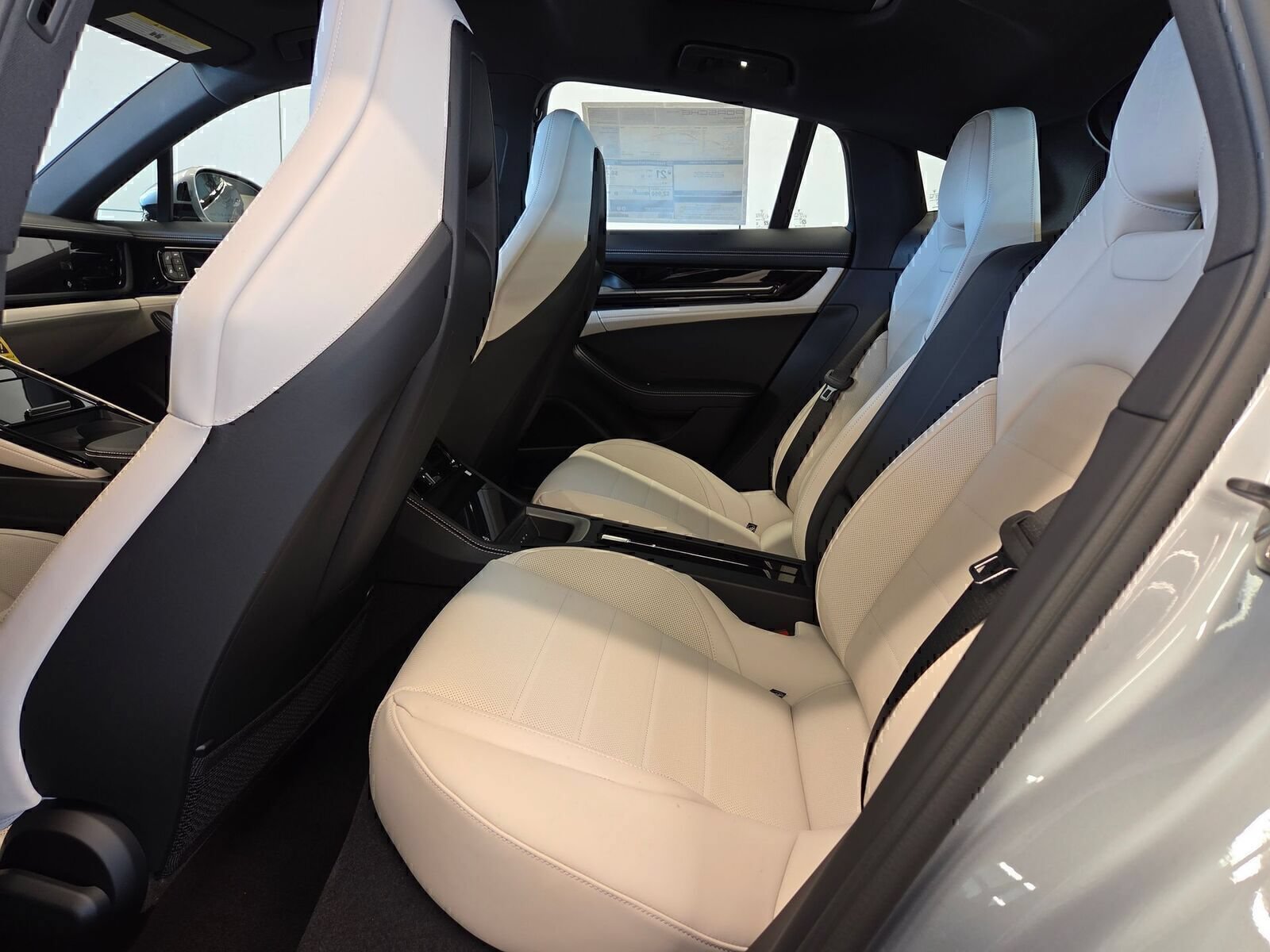Certified 2026 Porsche Panamera RWD image 11