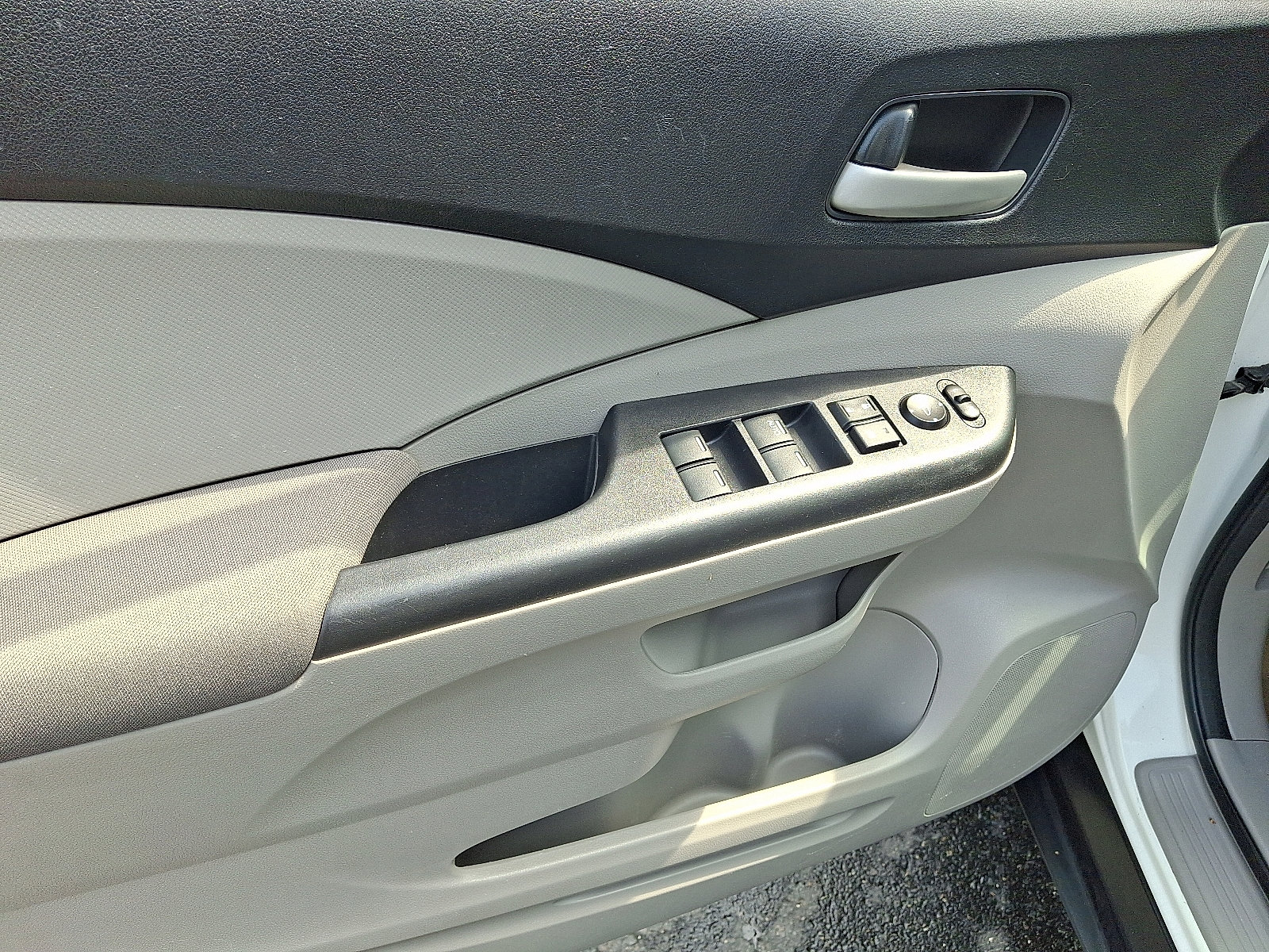 Used 2014 Honda CR-V LX image 12