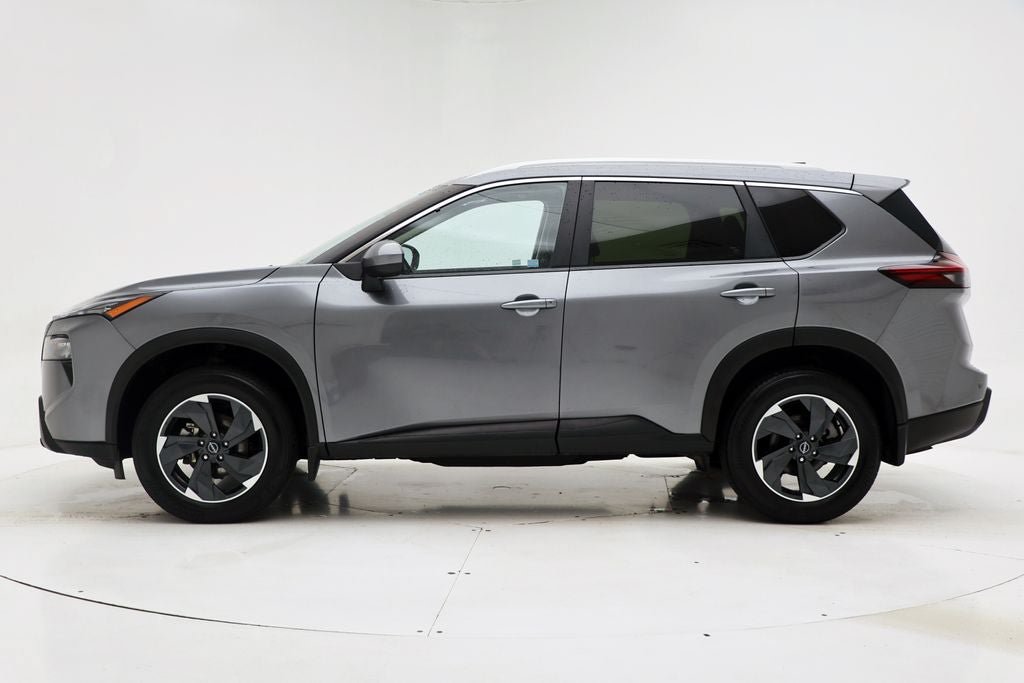 Used 2024 Nissan Rogue SV w/ SV Premium Package AWD/4WD image 6
