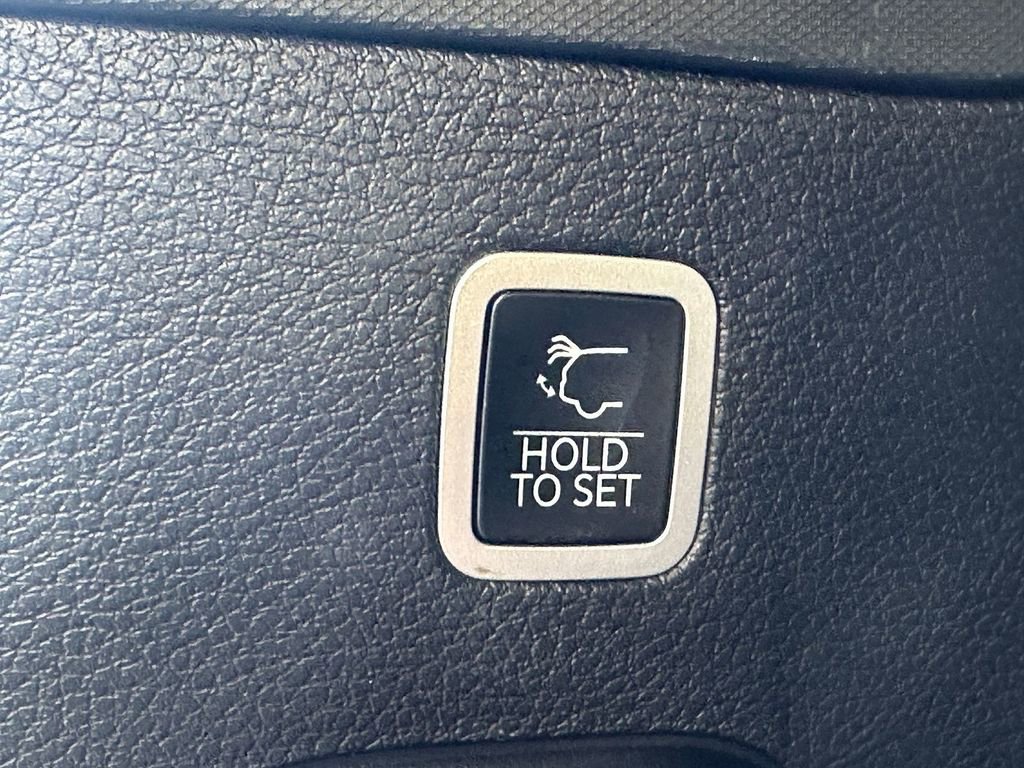 Used 2024 Jeep Grand Wagoneer Series II w/ Quick Order Packagew 28T image 11