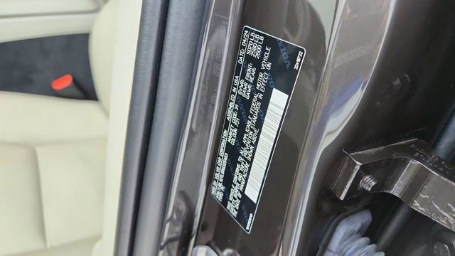 Used 2024 Volvo S60 B5 Plus w/ Climate Package image 64