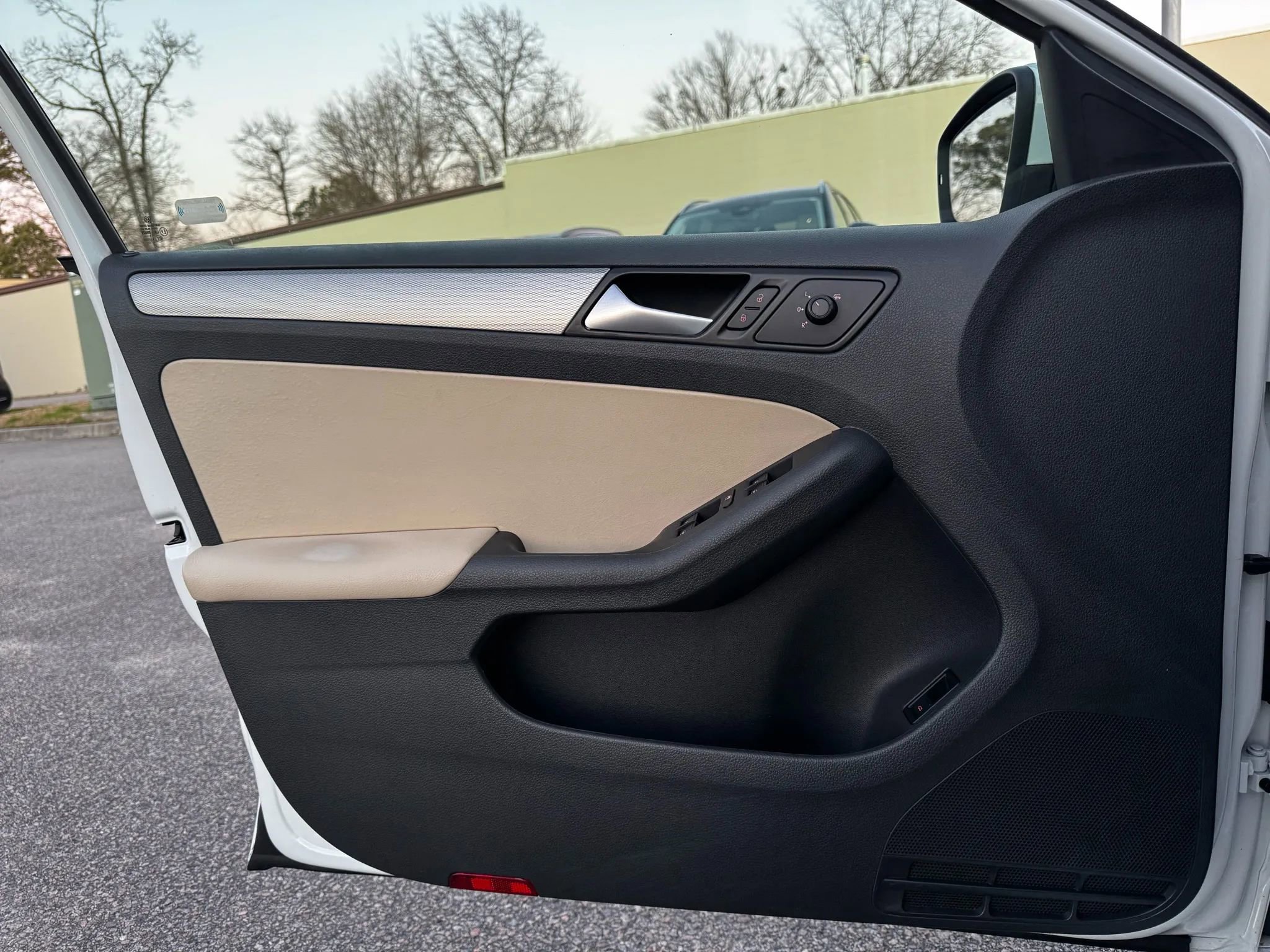 Used 2017 Volkswagen Jetta SE image 24