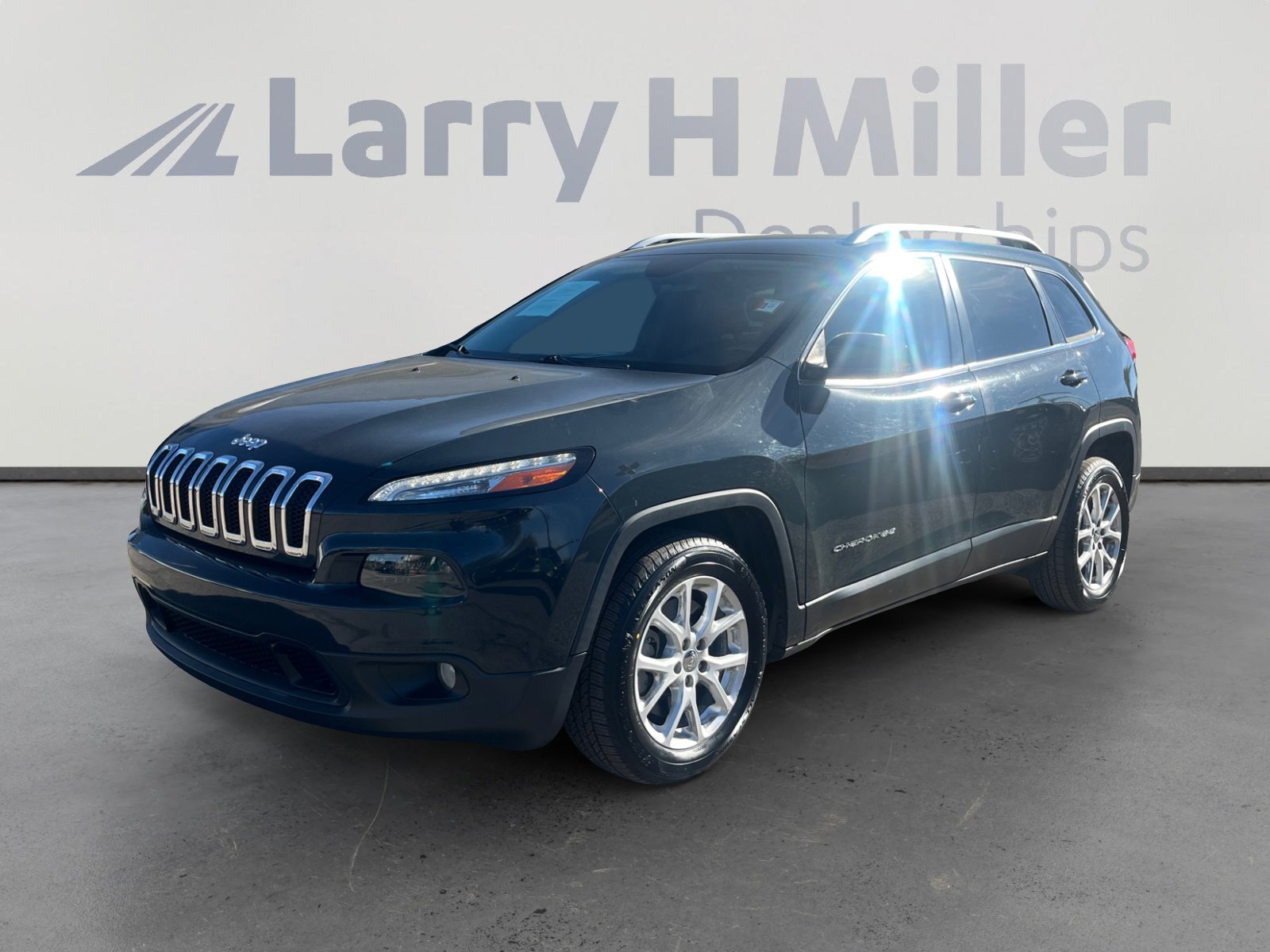 Used 2018 Jeep Cherokee Latitude Plus image 1