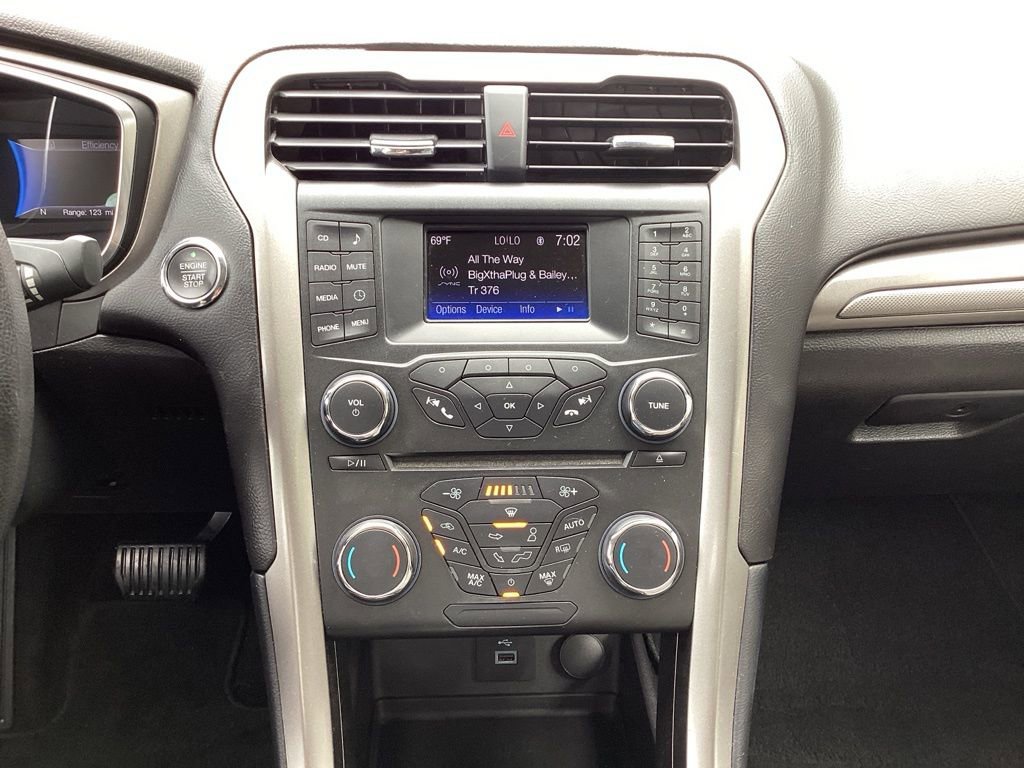 Used 2018 Ford Fusion S image 45