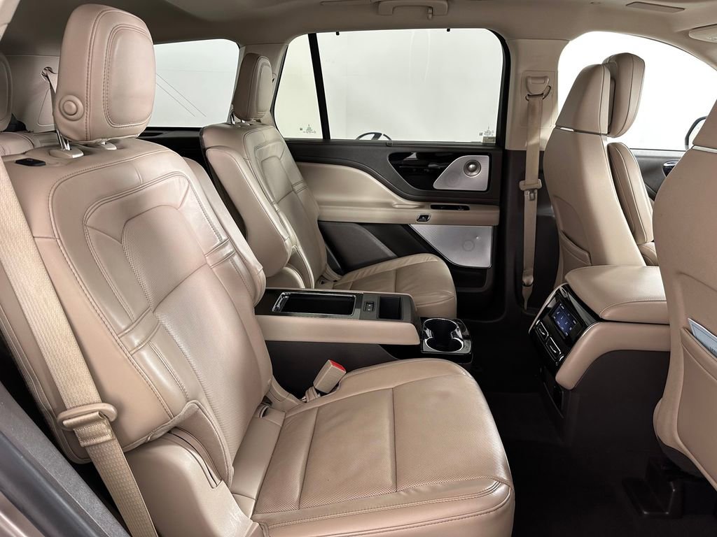 Used 2020 Lincoln Aviator Reserve w/ Equipment Group 202A image 20