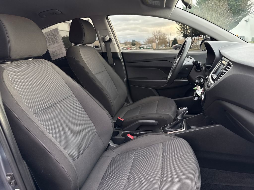 Used 2020 Hyundai Accent SE image 12