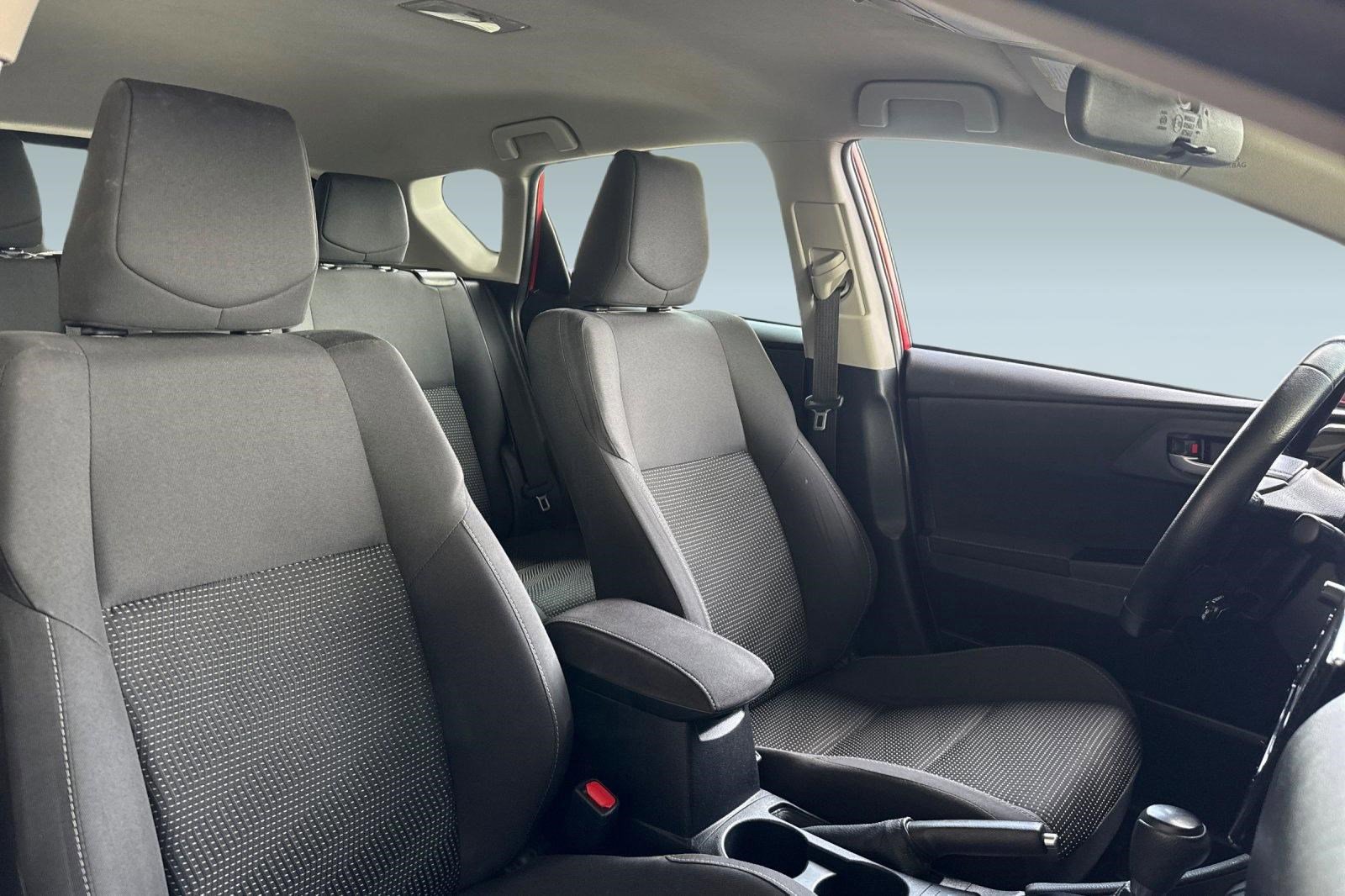 Used 2018 Toyota Corolla iM w/ All-Weather Mat Package image 30