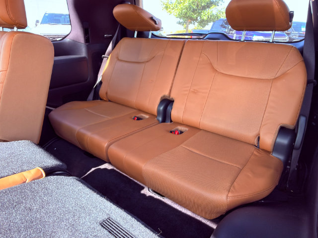 Used 2021 Lexus LX 570 4WD w/ Sport Package image 28