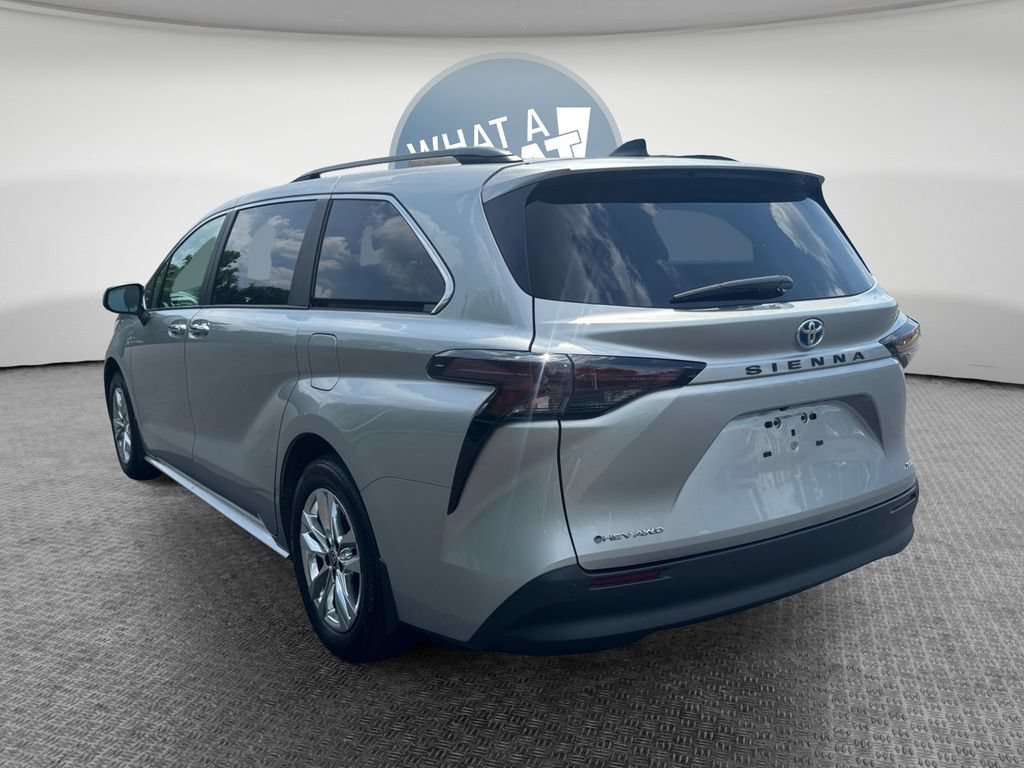 Used 2025 Toyota Sienna XLE w/ XLE Plus Package AWD/4WD image 6