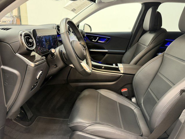 Used 2024 Mercedes-Benz GLC 300 4MATIC image 9
