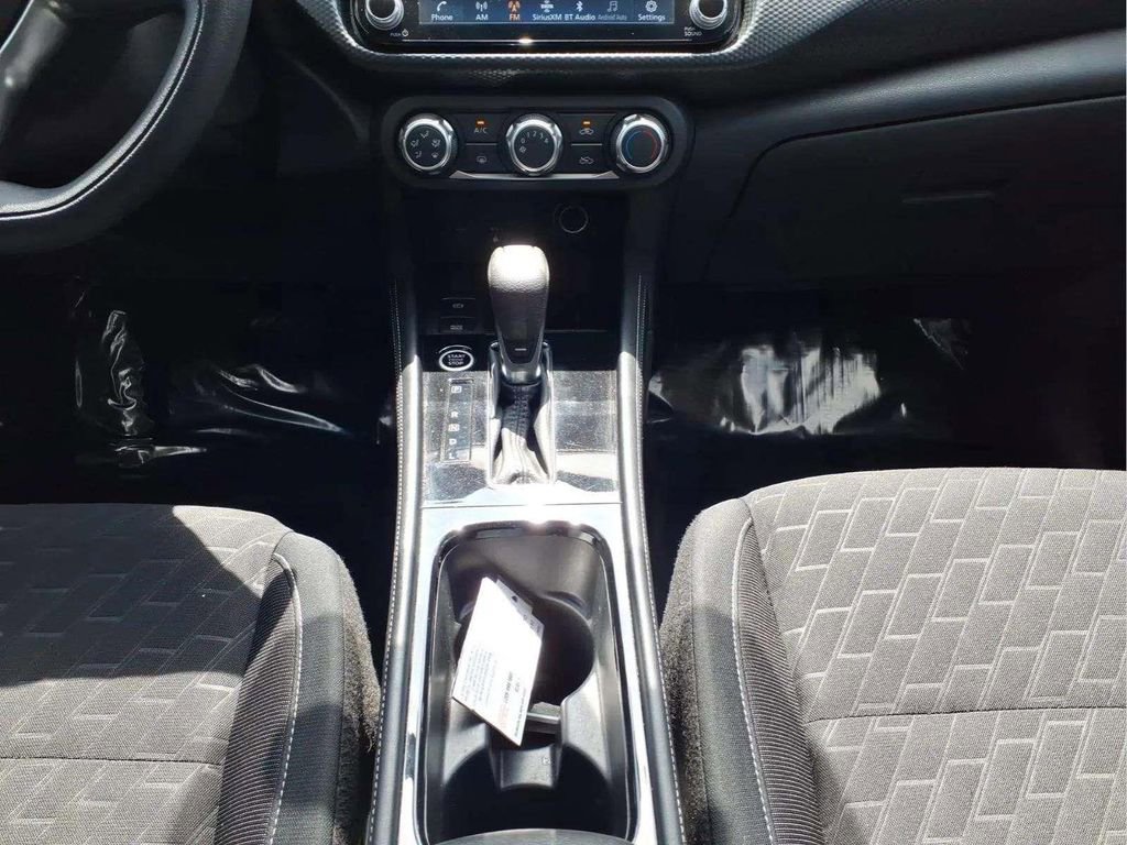 Used 2023 Nissan Kicks SV image 11
