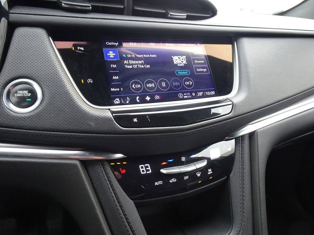 Certified 2023 Cadillac XT5 Luxury w/ LPO, Floor Liner Package image 15