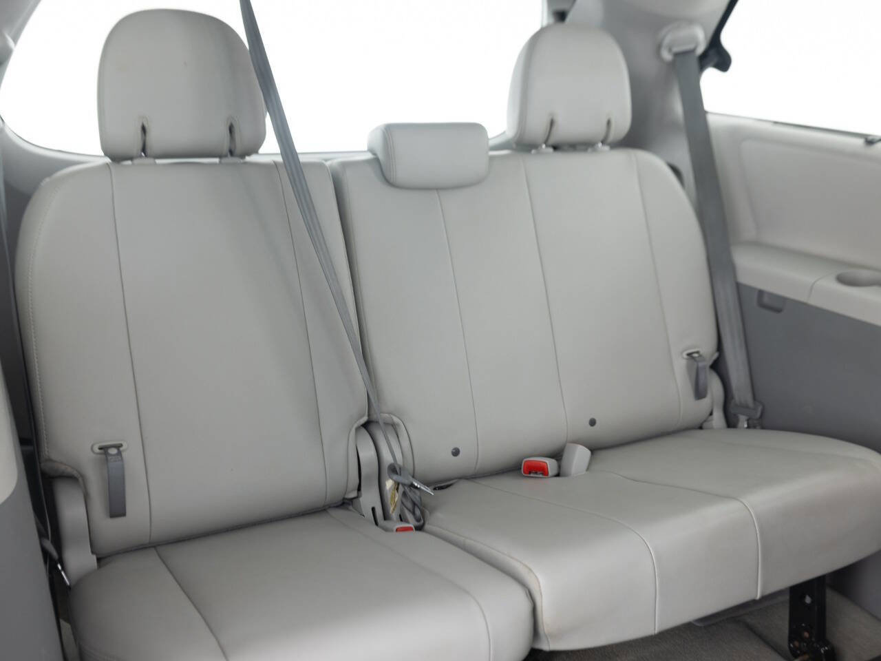 Used 2014 Toyota Sienna XLE AWD/4WD image 31