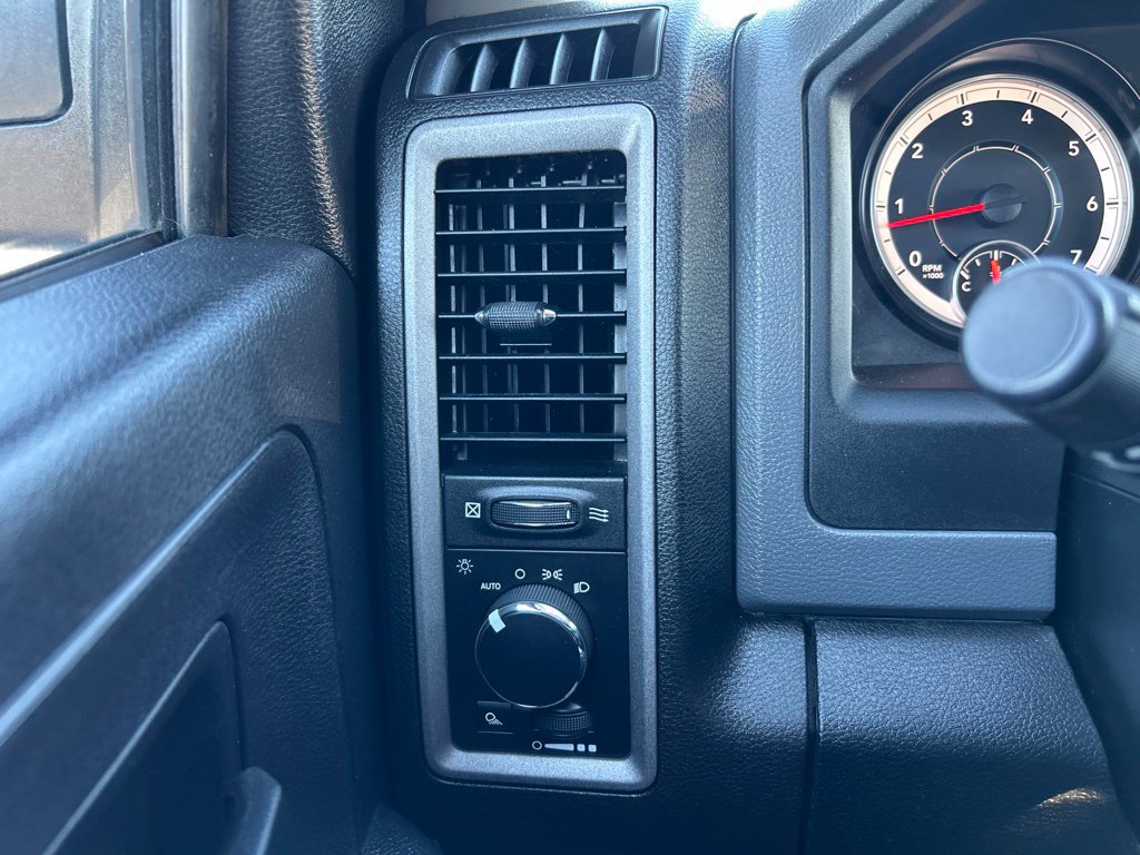 Used 2016 RAM 2500 Tradesman w/ Chrome Appearance Group AWD/4WD image 29