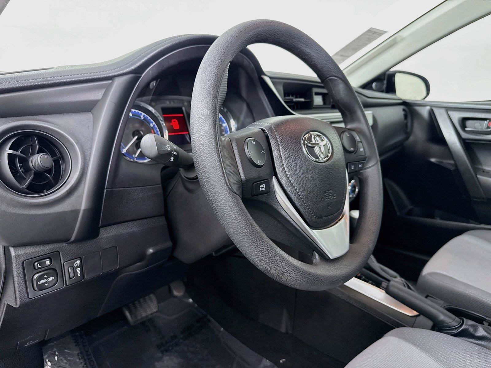 Used 2018 Toyota Corolla L FWD image 4