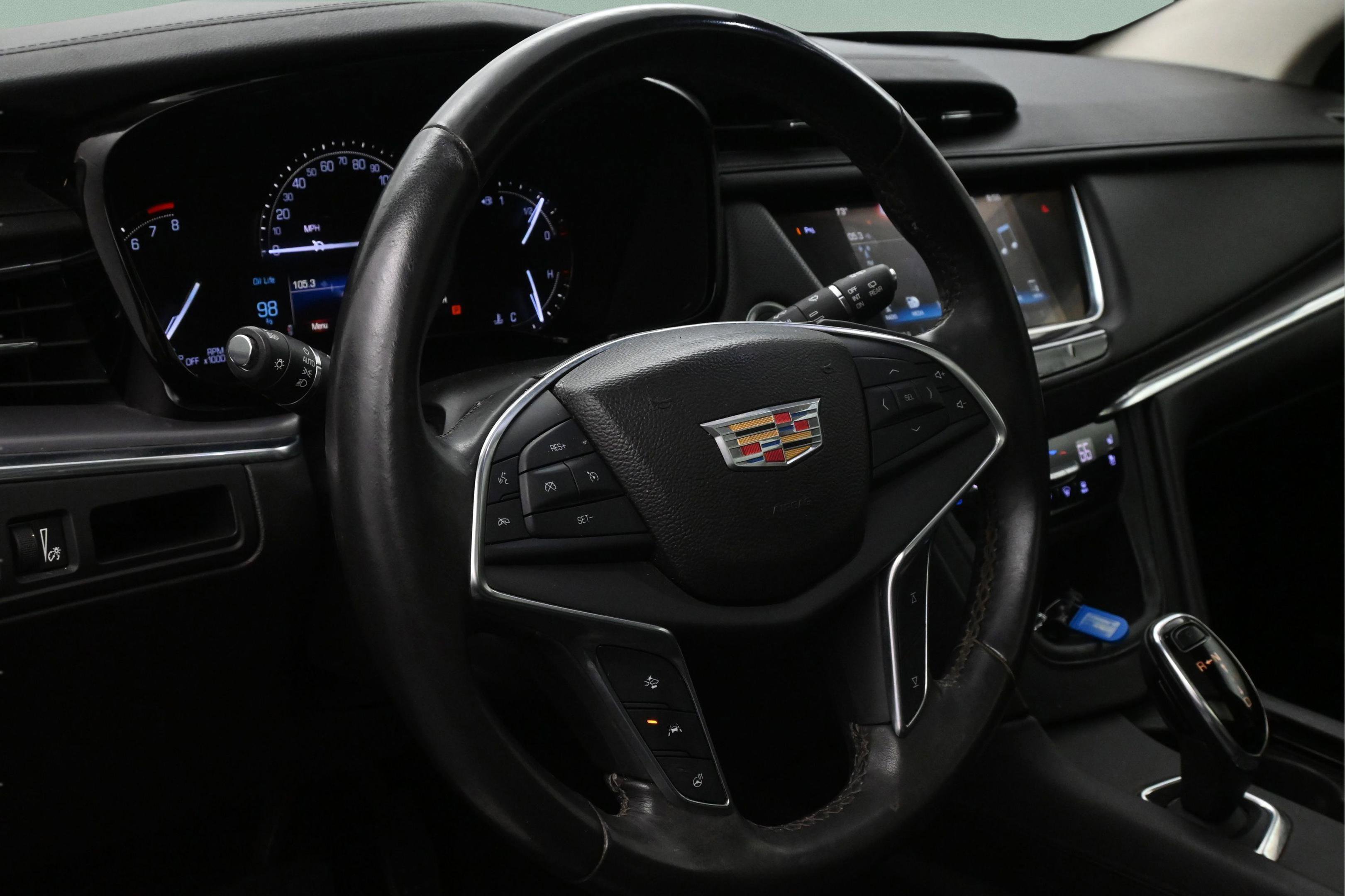 Used 2017 Cadillac XT5 Premium Luxury FWD image 19