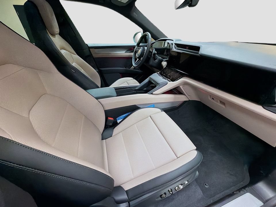 New 2026 Porsche Cayenne Electric AWD/4WD image 30