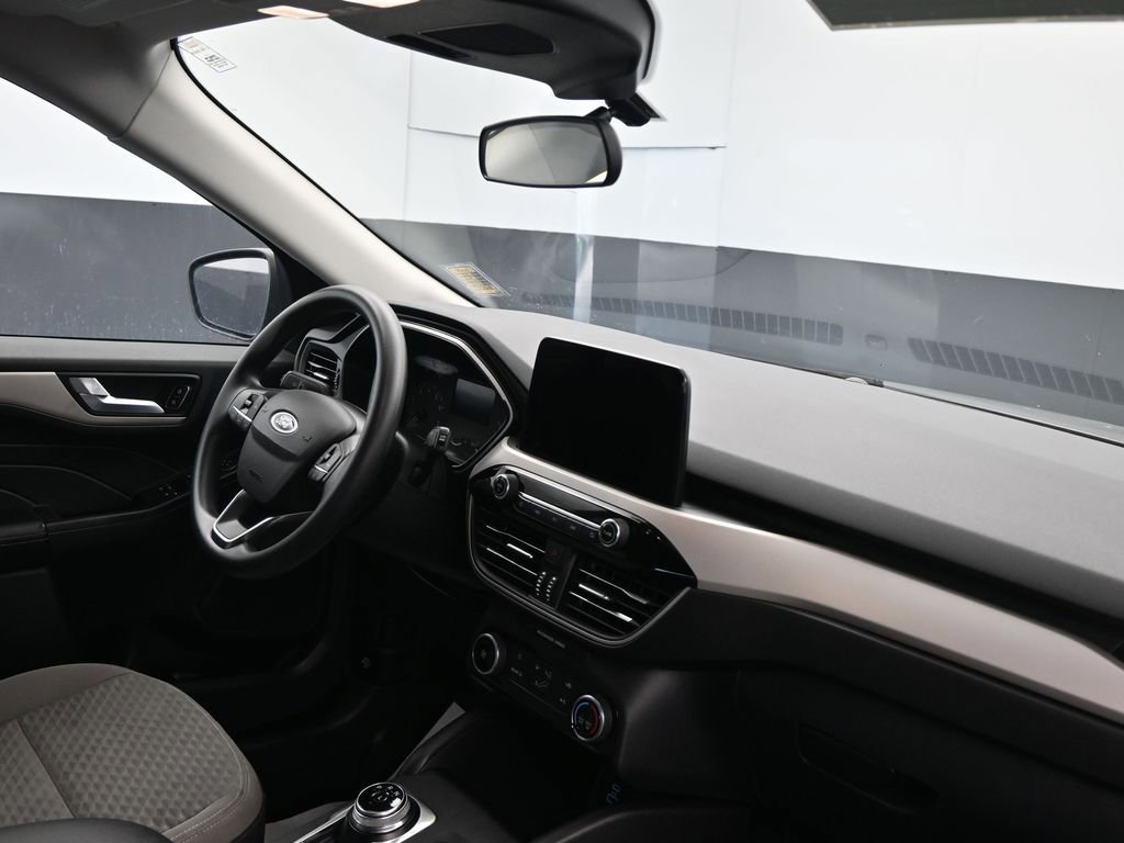 Used 2021 Ford Escape SE image 12