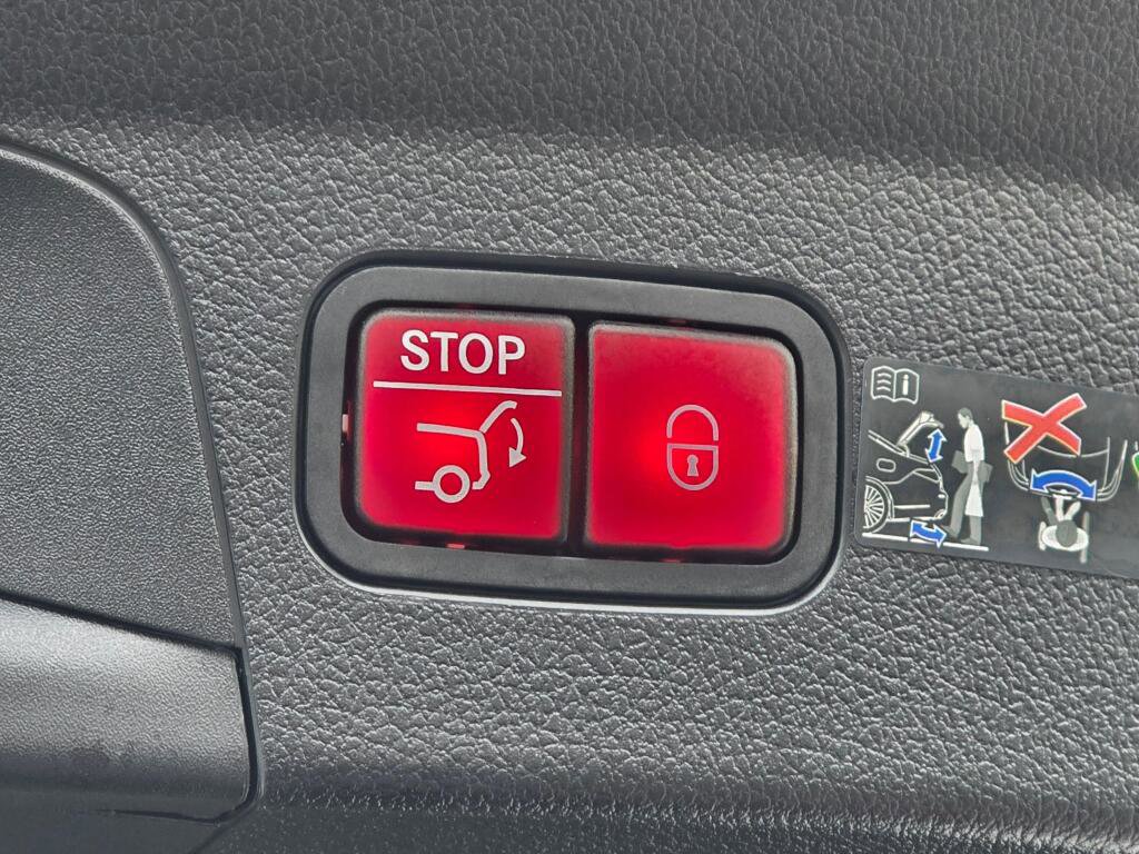 Used 2025 Mercedes-Benz GLE 450 4MATIC Coupe w/ Driver Assistance Package image 23