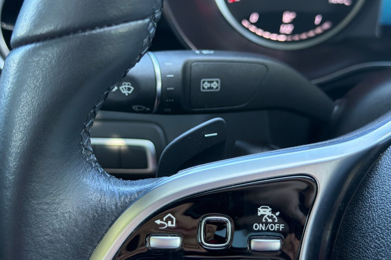 Used 2020 Mercedes-Benz C 300 Sedan image 32